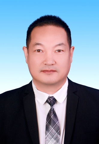篮球教练刘玉华.jpg