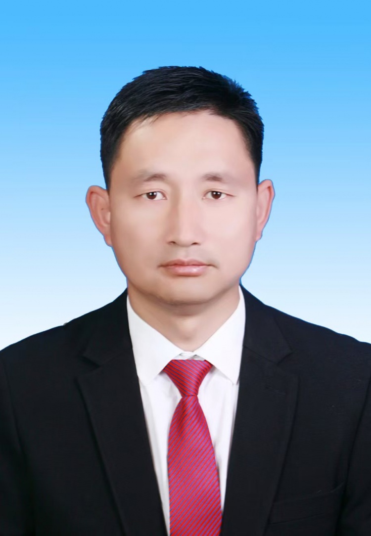 田径教练康帆.jpg