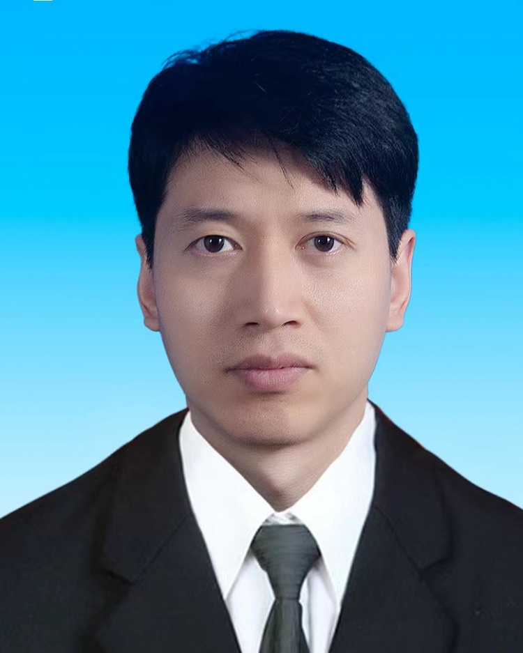 乒乓球教练严辉.jpg